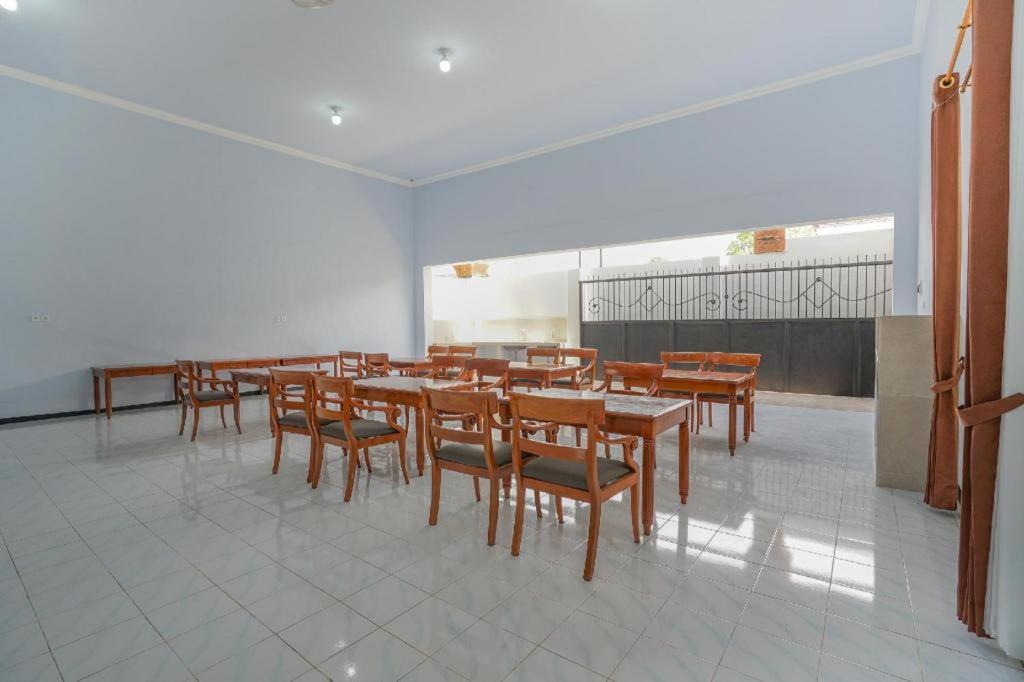 Oyo 477 Raka Residence Syariah Purwoharjo Banyuwangi Banyuwangi  Exterior foto
